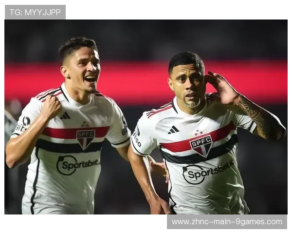 弗拉门戈中场屏障切断直塞线路